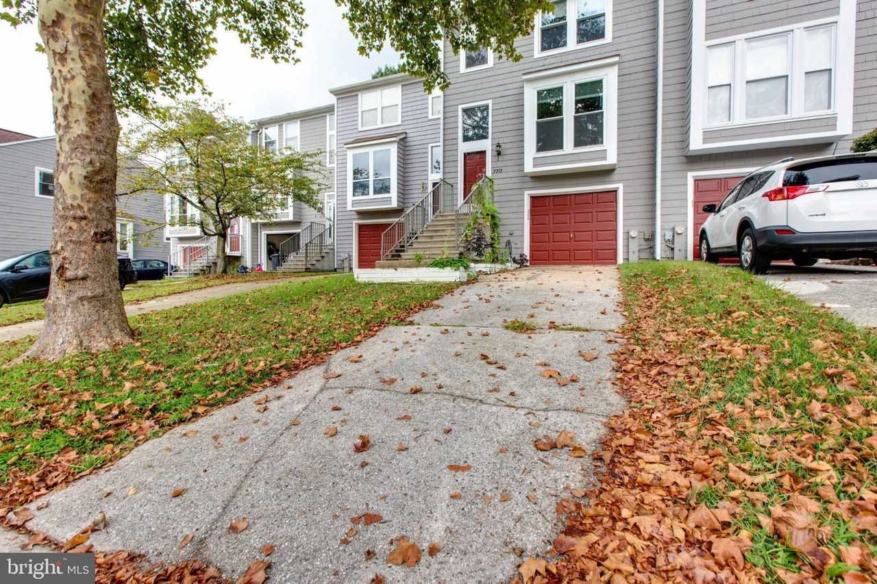 7717 Heatherside Ln - Photo 4 of 45