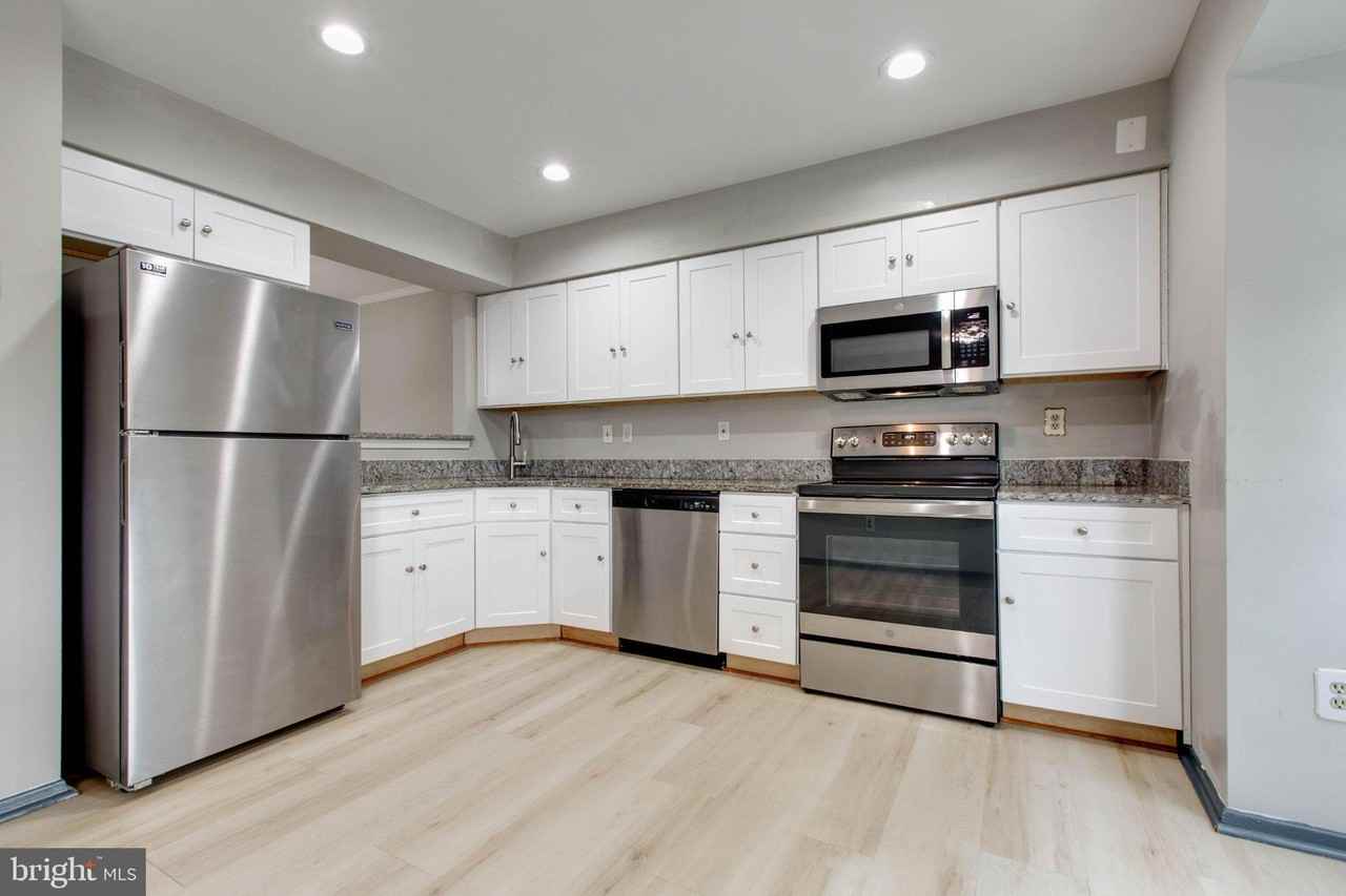 7717 Heatherside Ln - Photo 6 of 45