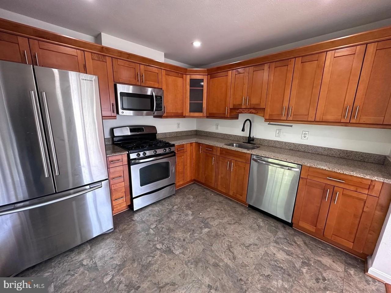 5960 Millrace Ct #B304 - Photo 2 of 7