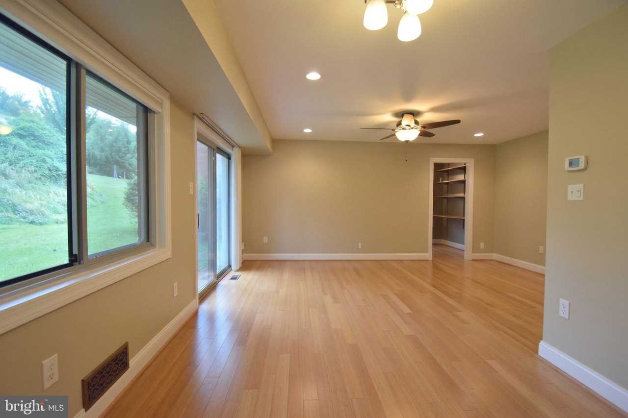 10650 Weymouth St #103 - Photo 6 of 10