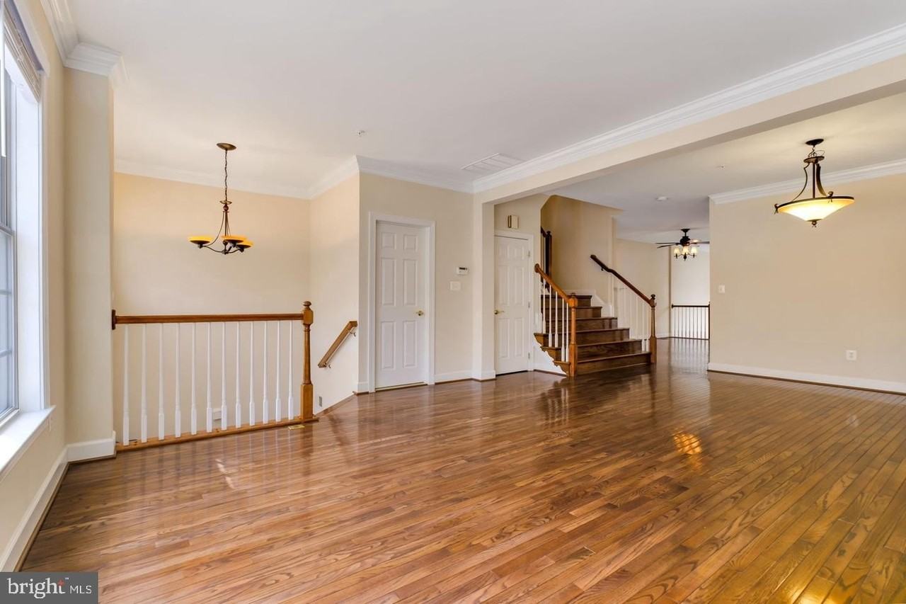 725 Ridgemont Ave - Photo 5 of 26