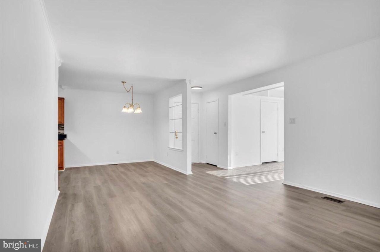 21 Uxbridge Pl - Photo 6 of 18