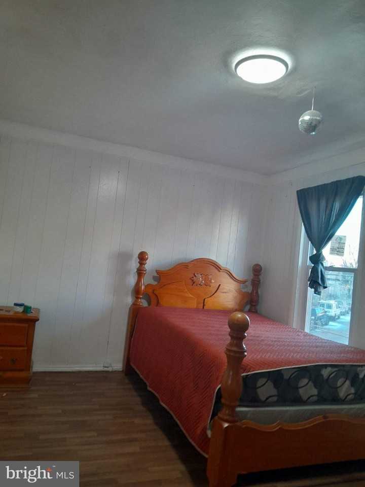 5005 Jackson St - Photo 3 of 10