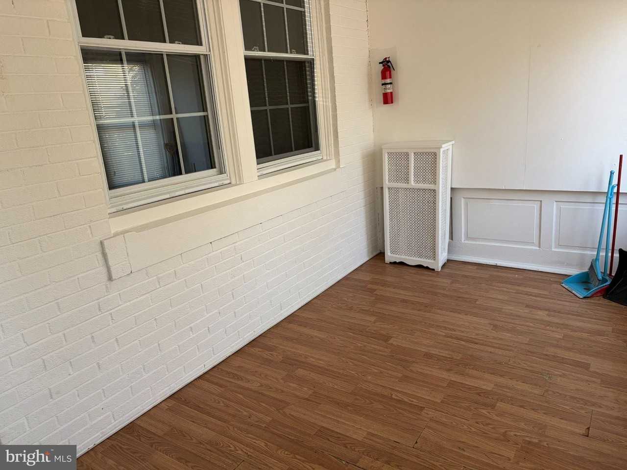 7058 Saybrook Ave - Photo 2 of 21