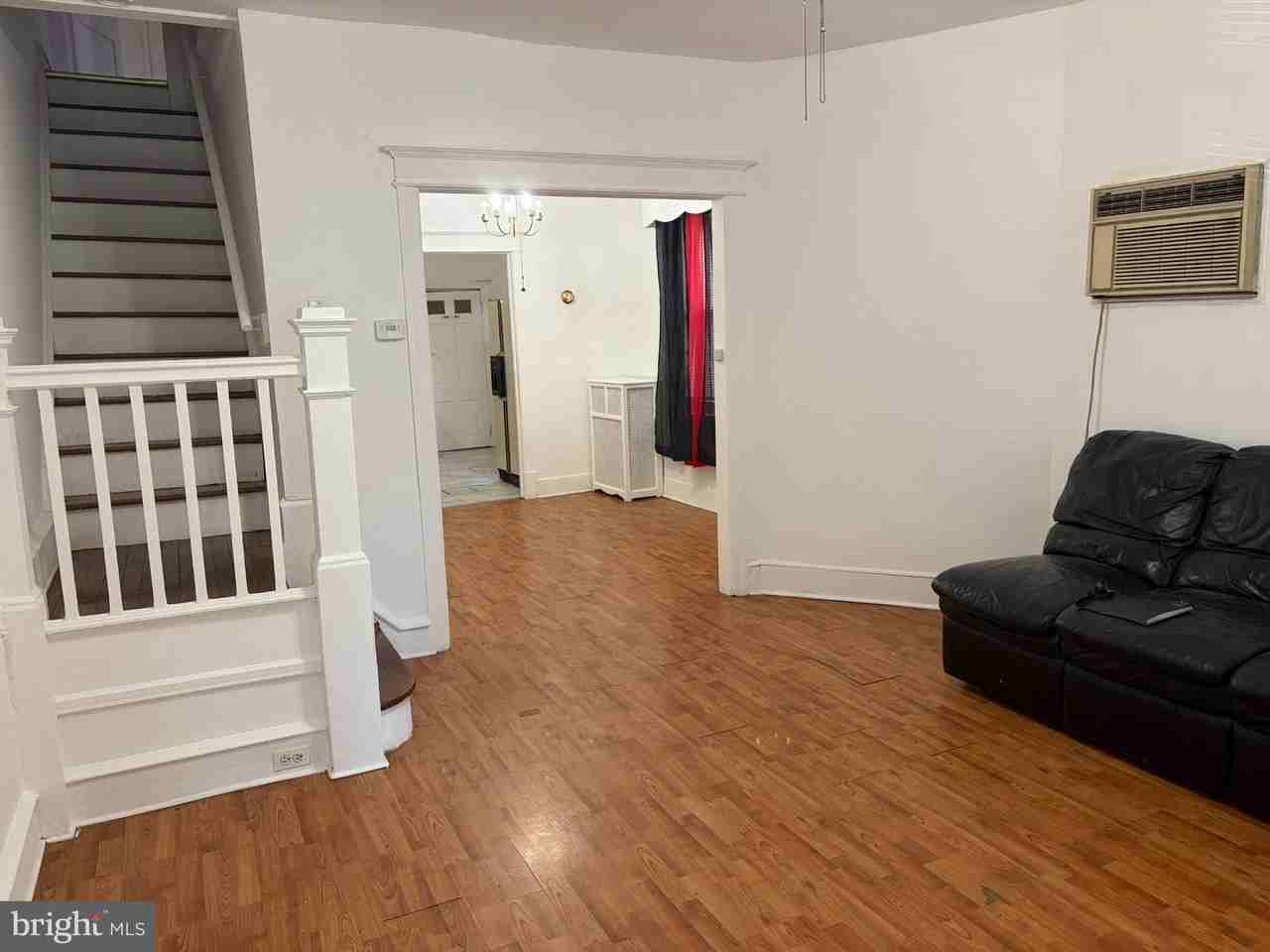 7058 Saybrook Ave - Photo 5 of 21