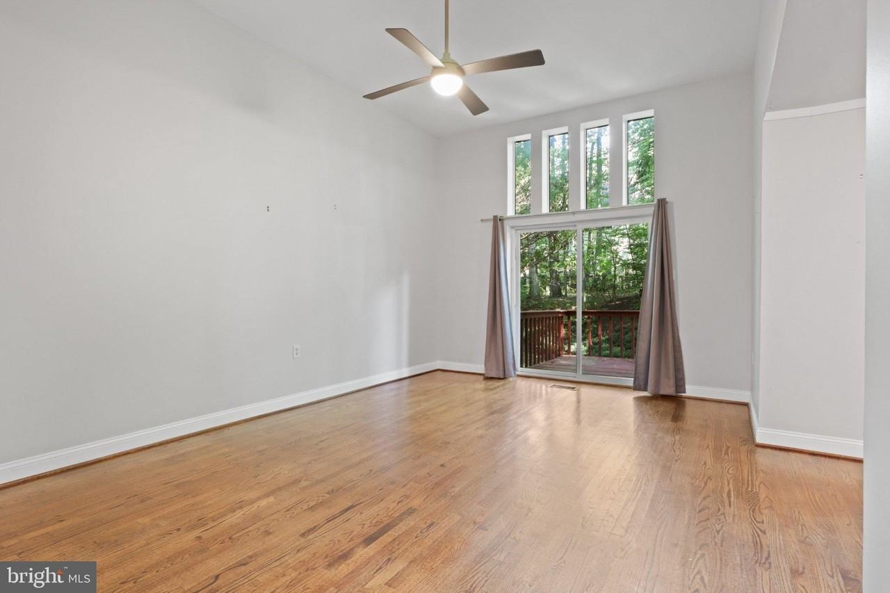 1595 Inlet Ct - Photo 5 of 44