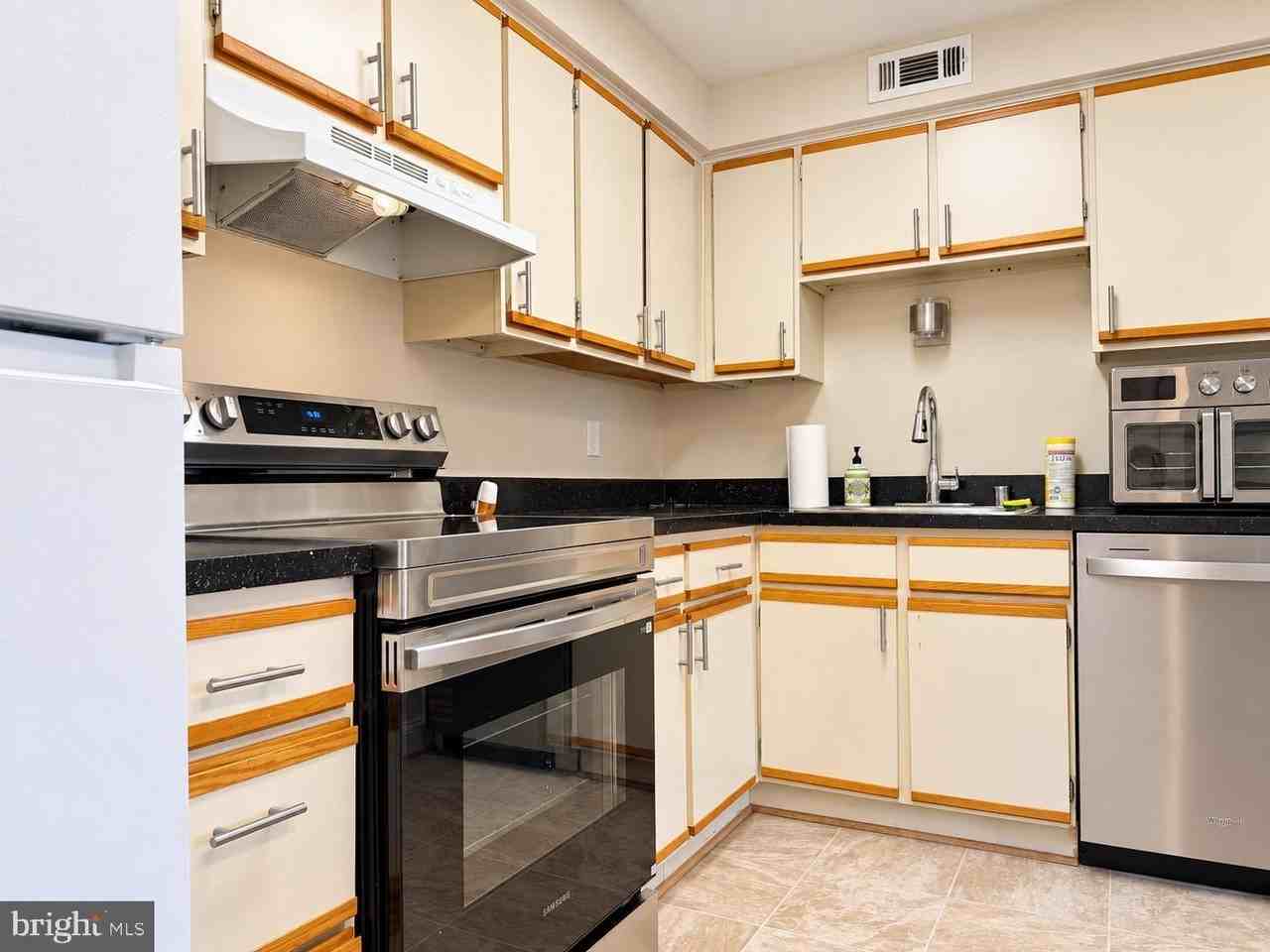 4420 Groombridge Way #29-20M - Photo 6 of 25