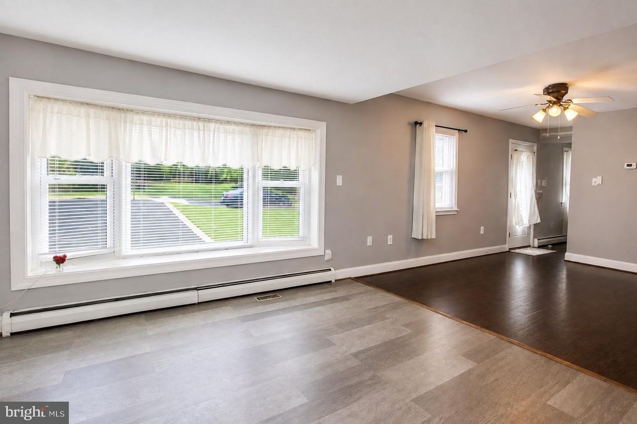 14702 Anderson St - Photo 2 of 30