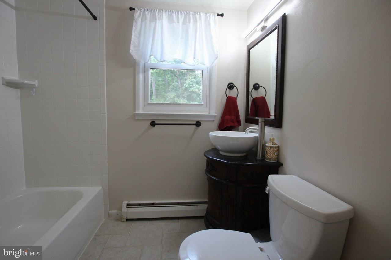 14702 Anderson St - Photo 7 of 30