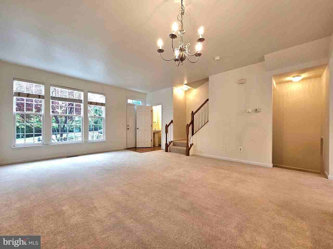 15314 Elizabeth Burbage Loop - Photo 4 of 28