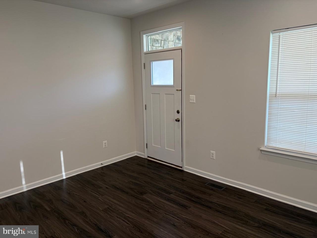 7546 Mint Springs Ct - Photo 4 of 49