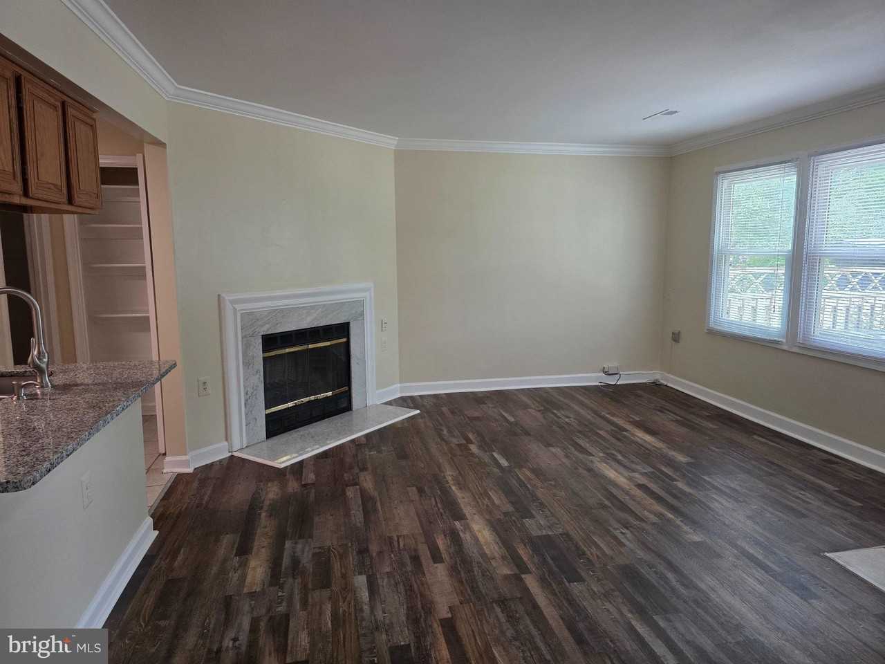 12119 Salemtown Dr - Photo 5 of 24