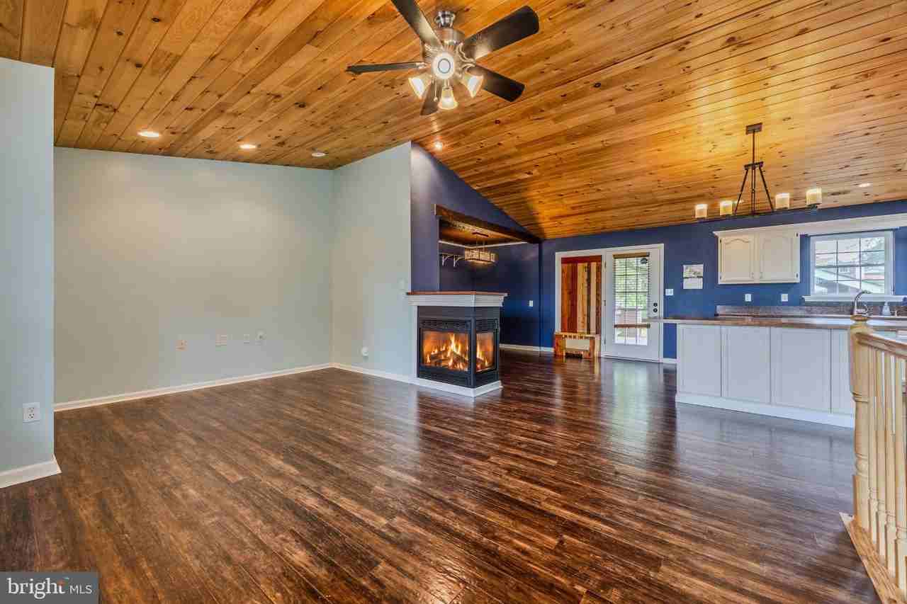 2445 Massanutten Ter - Photo 4 of 27