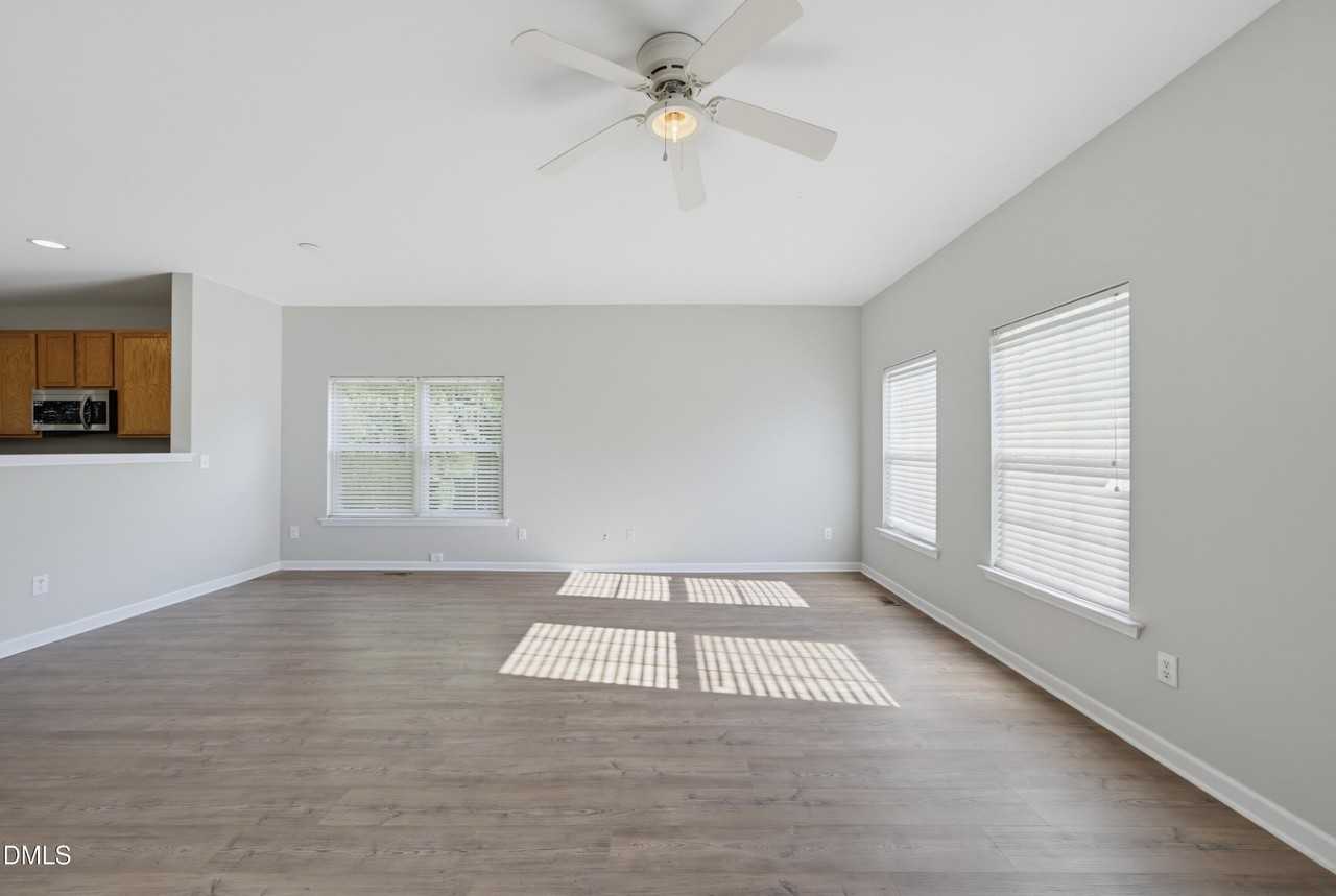 2910 Barrymore St #100 - Photo 6 of 46