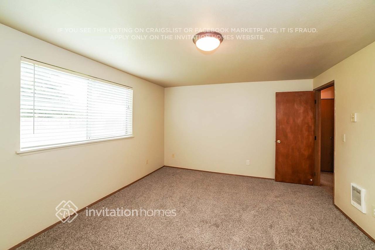15605 120th Ave E - Photo 5 of 12