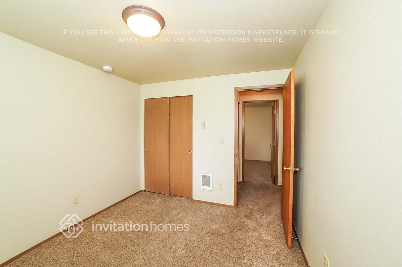 15605 120th Ave E - Photo 6 of 12