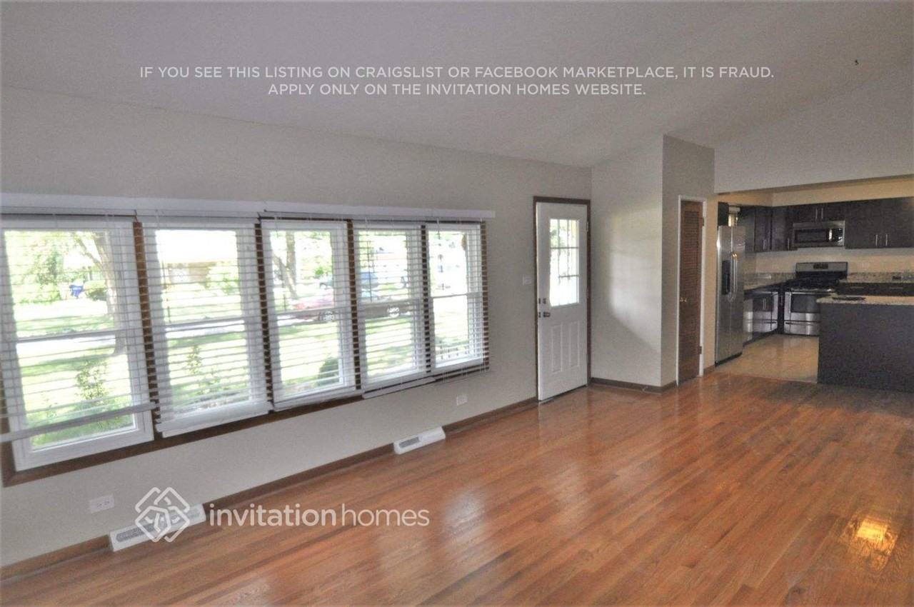12601 S Massasoit Ave - Photo 2 of 15