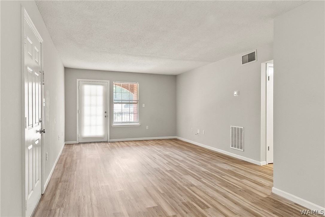 2515 Veterans Memorial Pkwy #114 - Photo 3 of 17