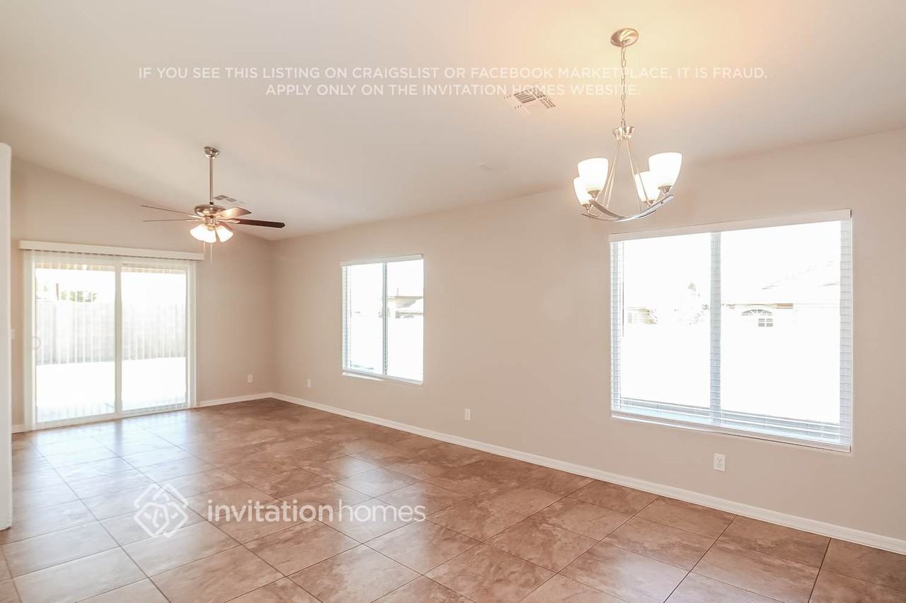 5726 S 27th Dr - Photo 4 of 15