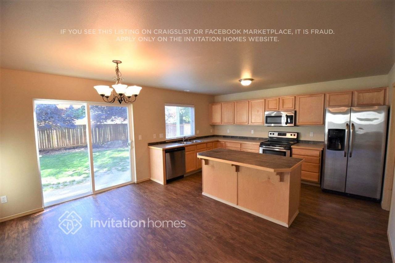 2620 183rd Street Ct E - Photo 6 of 20