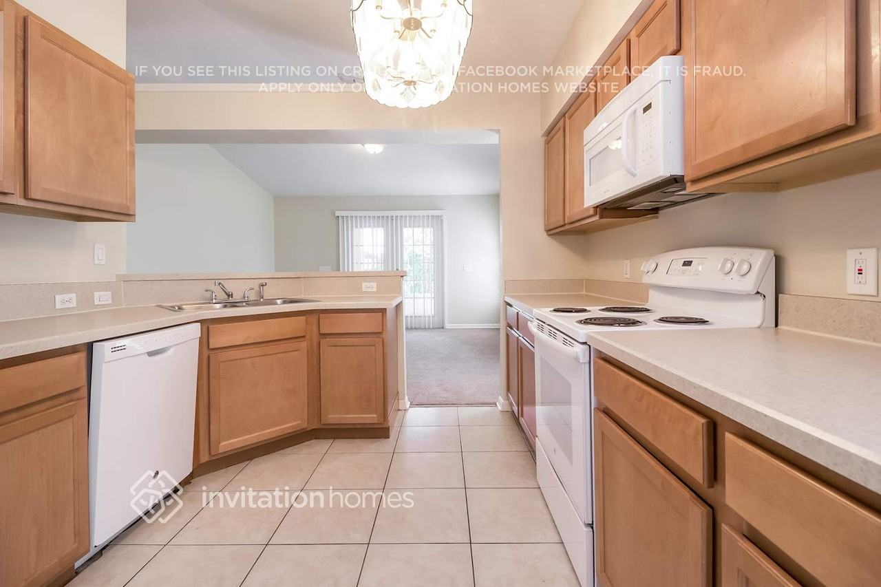 839 Delfino Pl - Photo 4 of 16