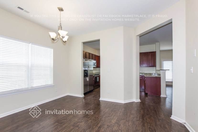 9022 Glenashley Dr - Photo 3 of 16