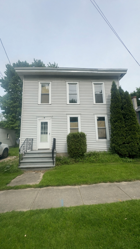 4 Lake Ave #2