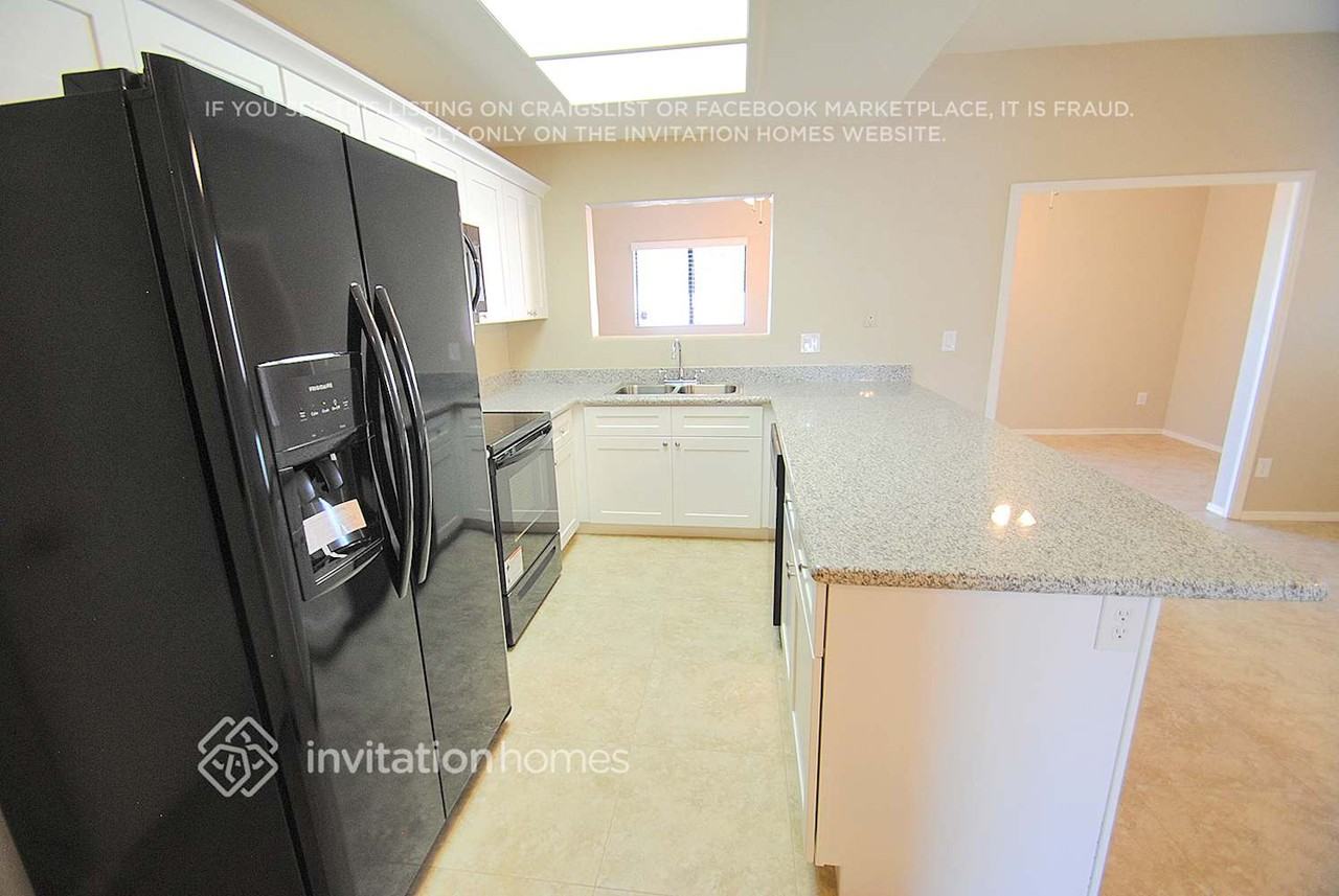 1450 N Birch St - Photo 5 of 11