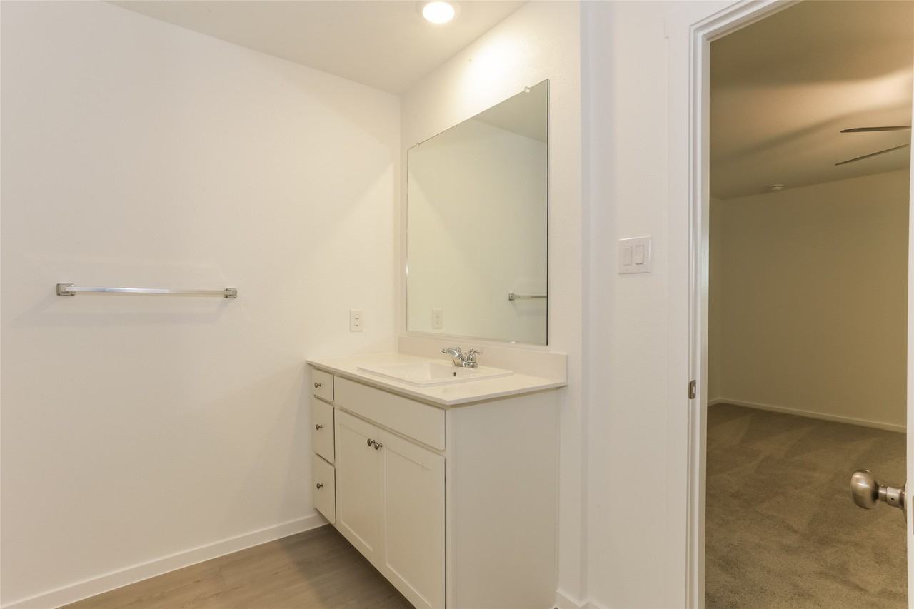 15229 Rangeland Rd - Photo 2 of 13