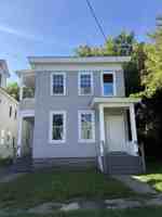 featured image of 123 Lakeview Ave #1