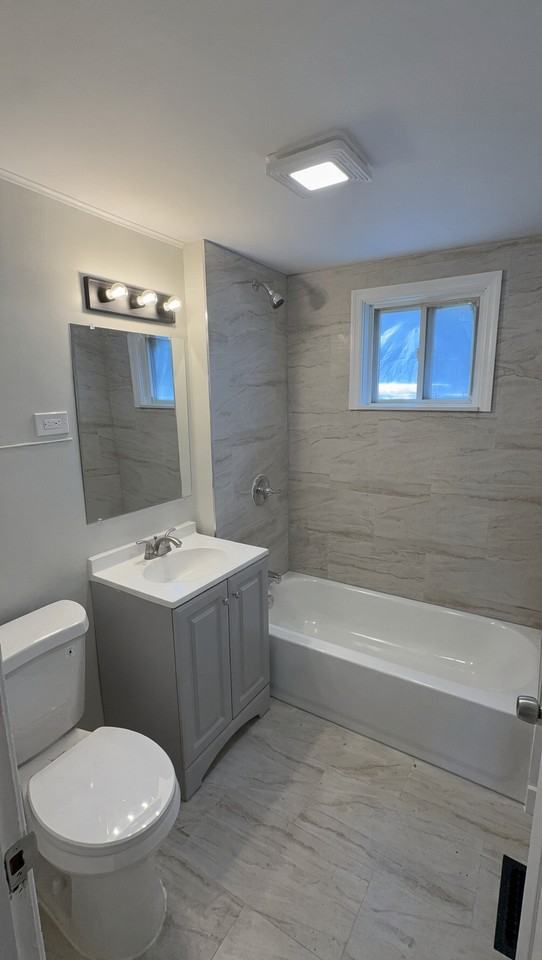 176 W Calthrop Ave #1 - Photo 3 of 8