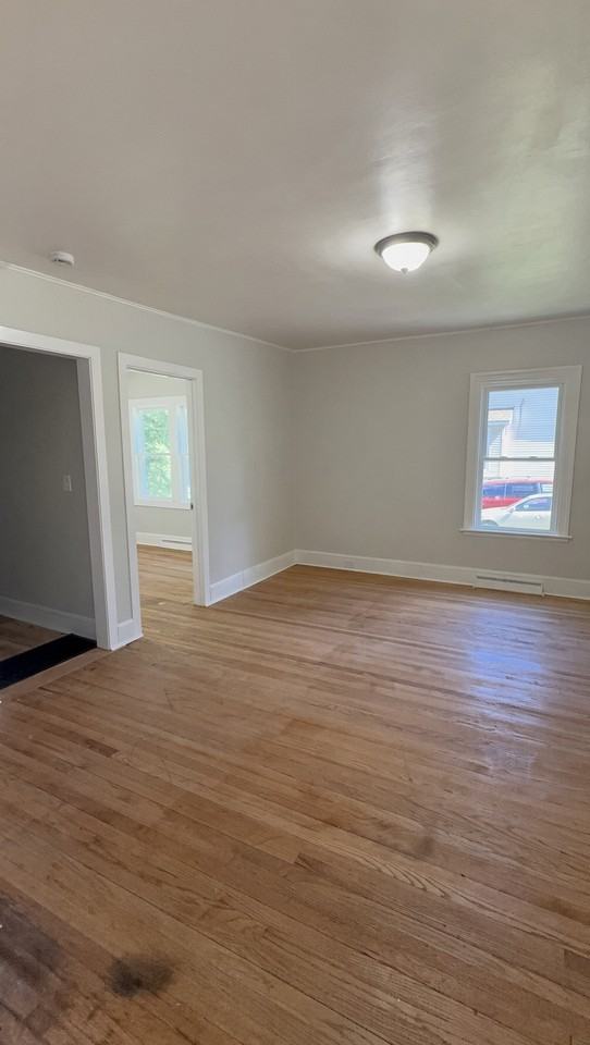 176 W Calthrop Ave #1 - Photo 7 of 8