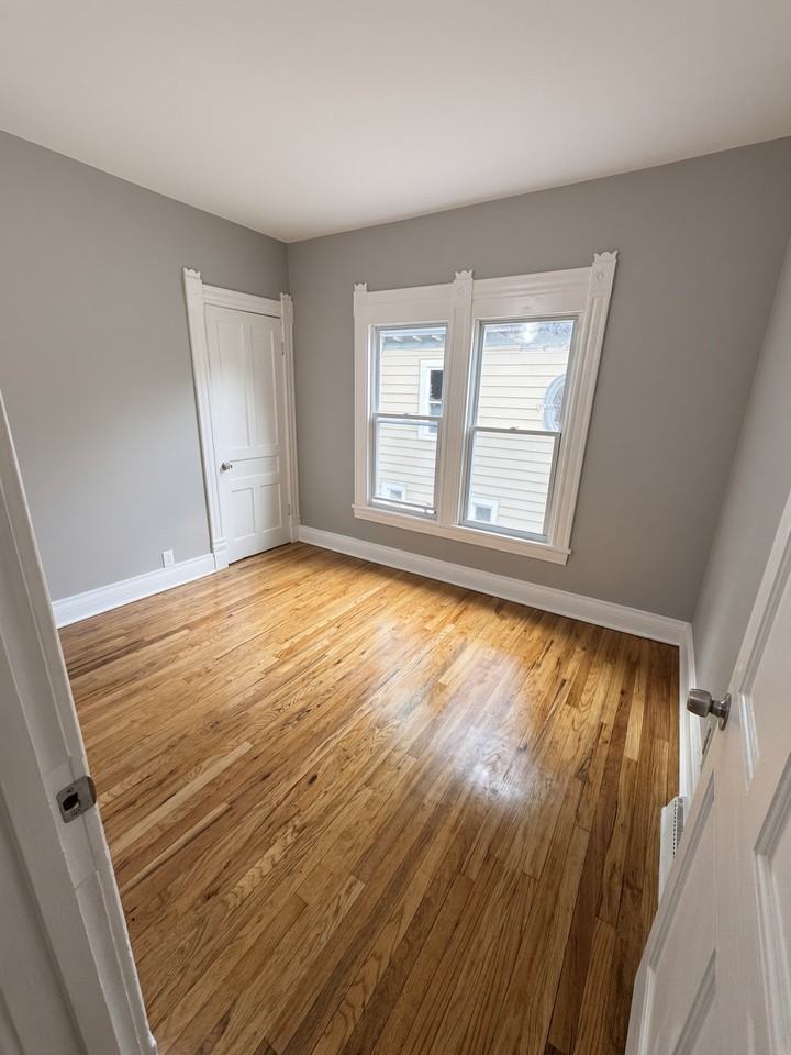 207 Mclennan Ave #2 - Photo 3 of 5