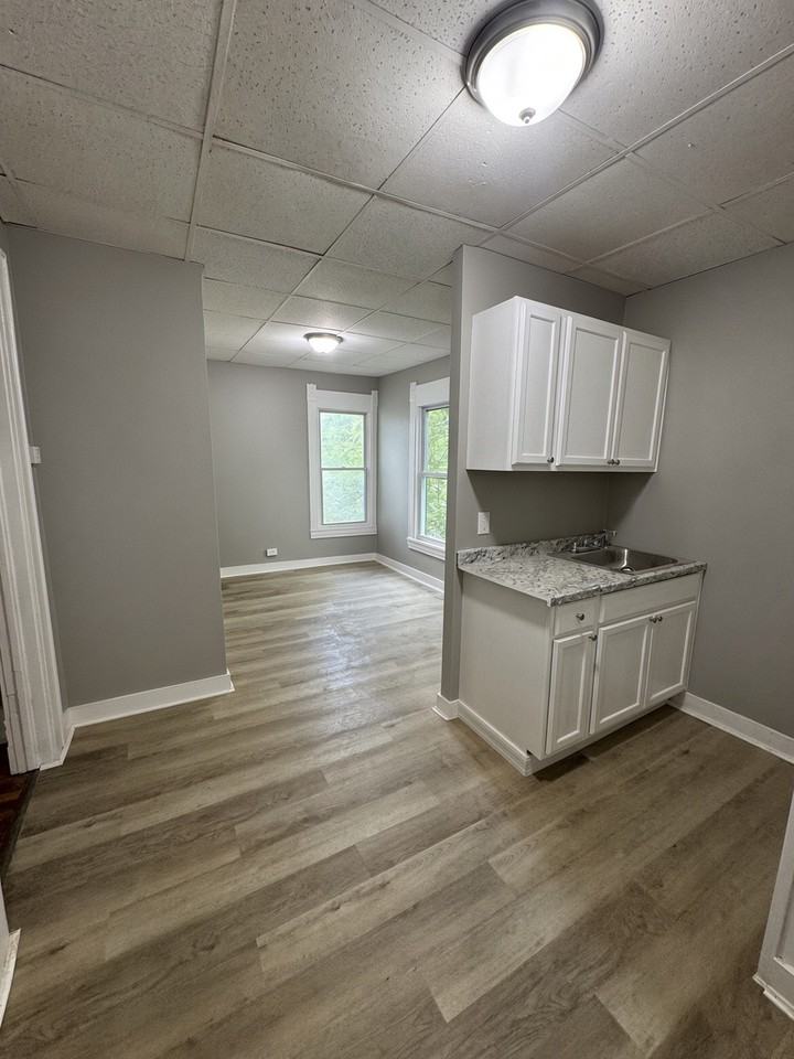 207 Mclennan Ave #2 - Photo 5 of 5
