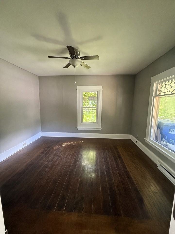 703 Valley Dr #1 - Photo 2 of 5