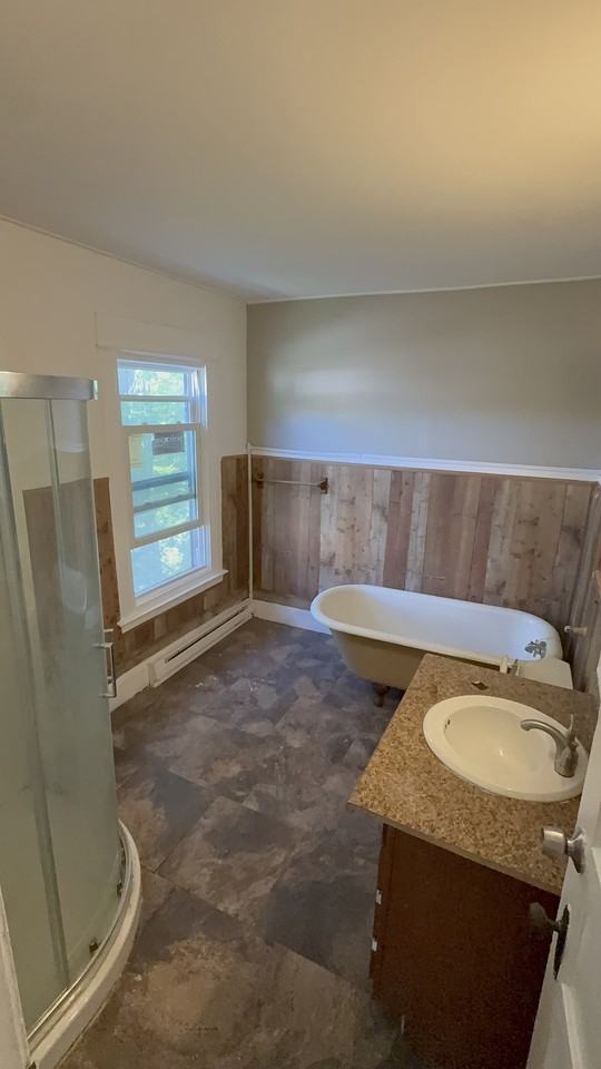 703 Valley Dr #1 - Photo 4 of 5