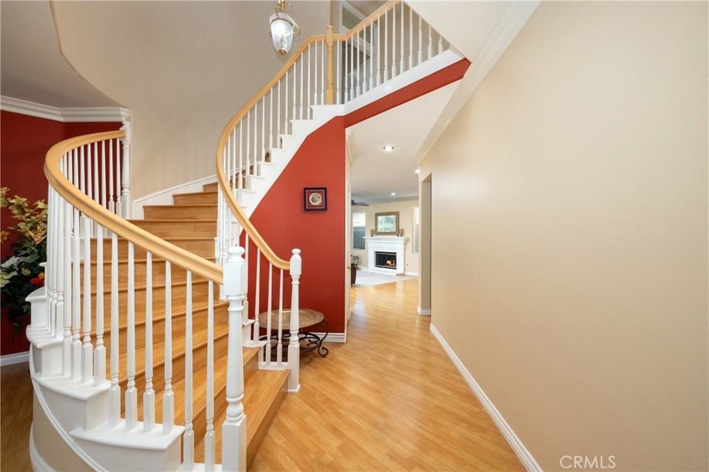 21 Foxcrest - Photo 3 of 34