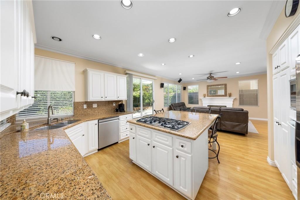 21 Foxcrest - Photo 7 of 34