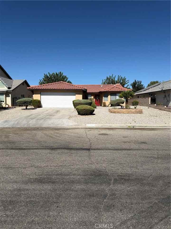 27290 Outrigger Ln