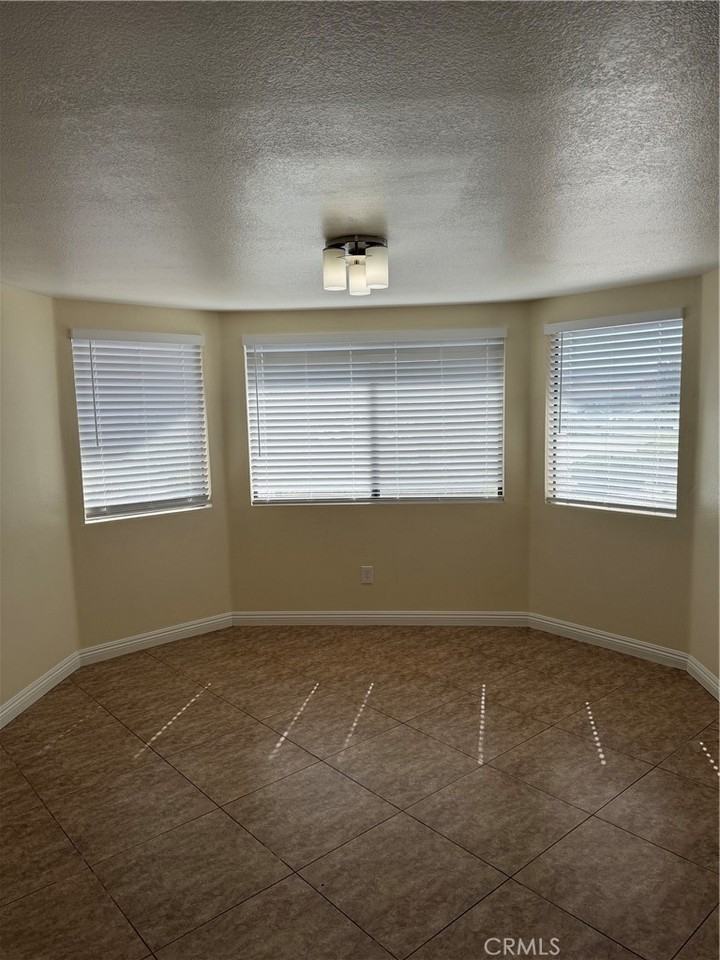 27290 Outrigger Ln - Photo 3 of 24