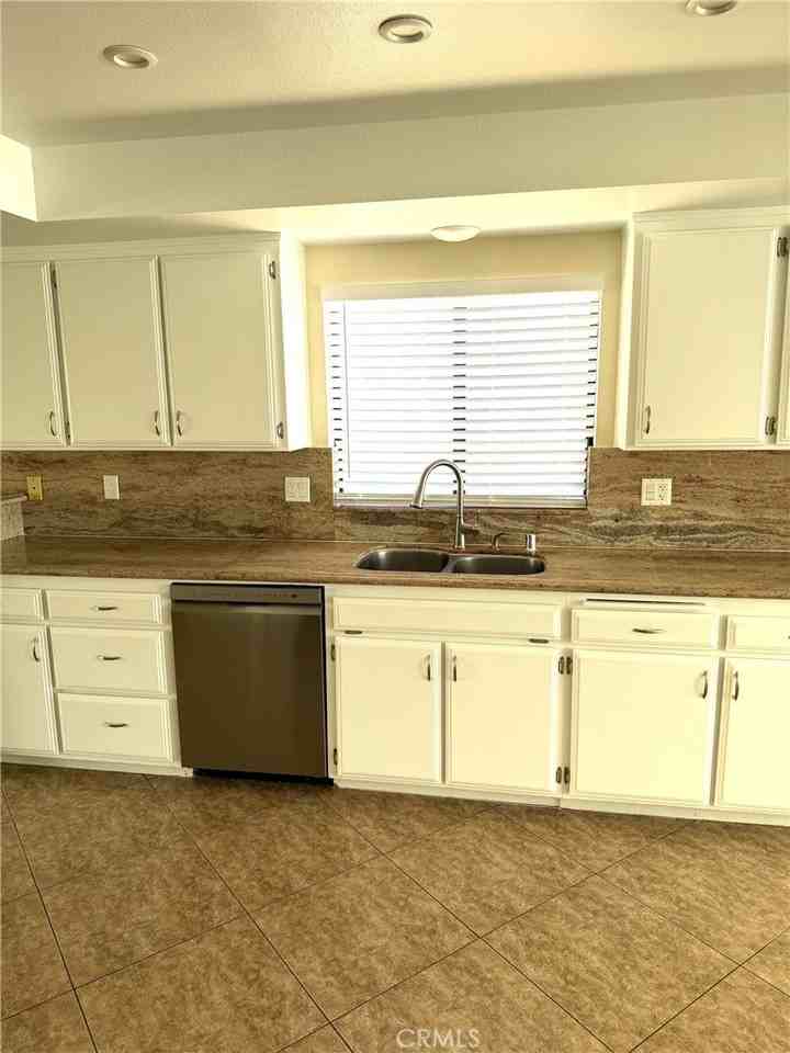 27290 Outrigger Ln - Photo 5 of 24