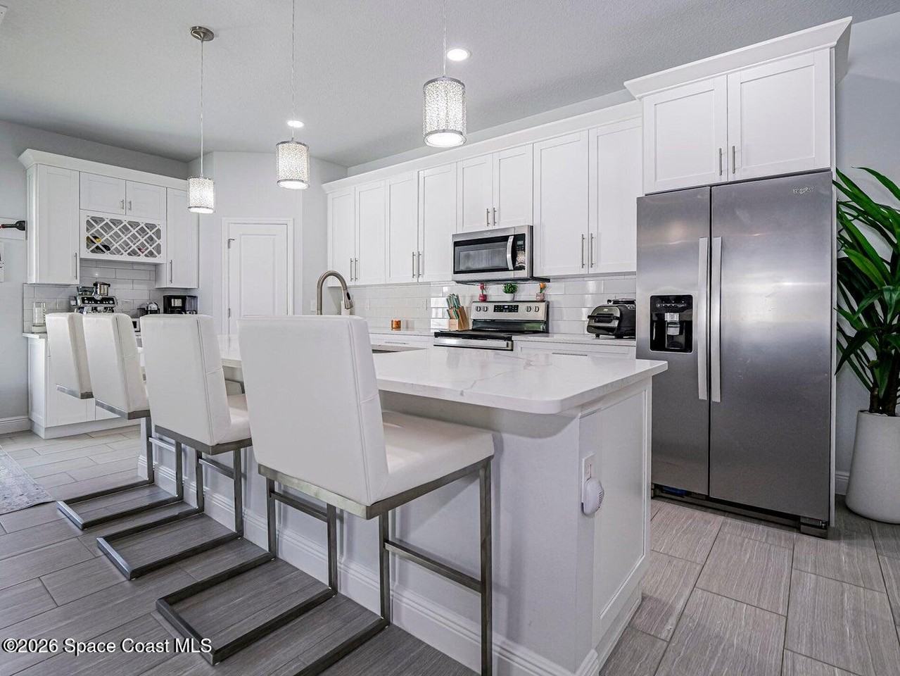 3010 Eldron Blvd Se - Photo 2 of 27