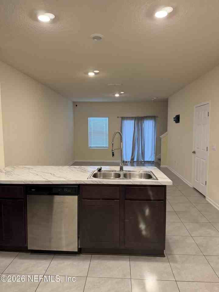 917 Observatory Pkwy - Photo 3 of 11