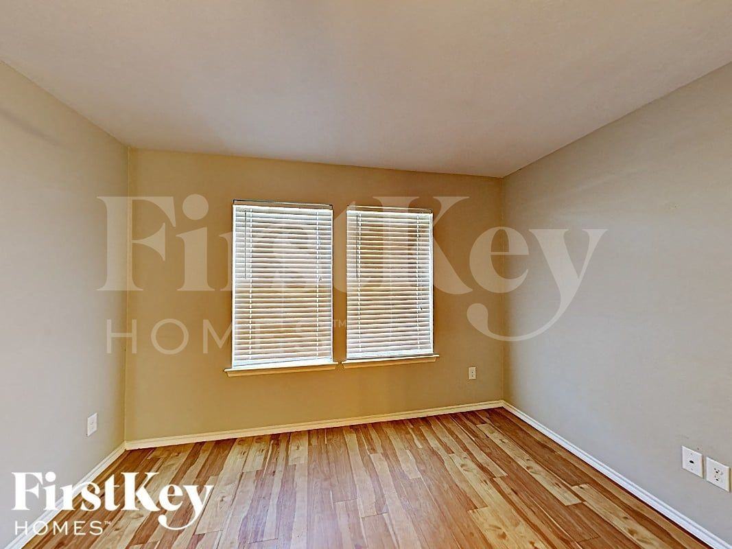 809 Tuskegee St - Photo 4 of 16