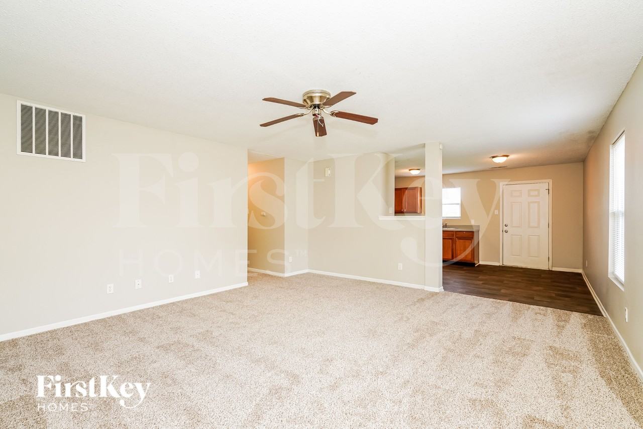 8048 States Bend Dr - Photo 2 of 15