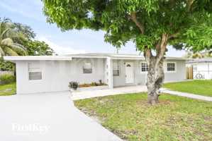 featured image of 3951 Nw 173rd Ter