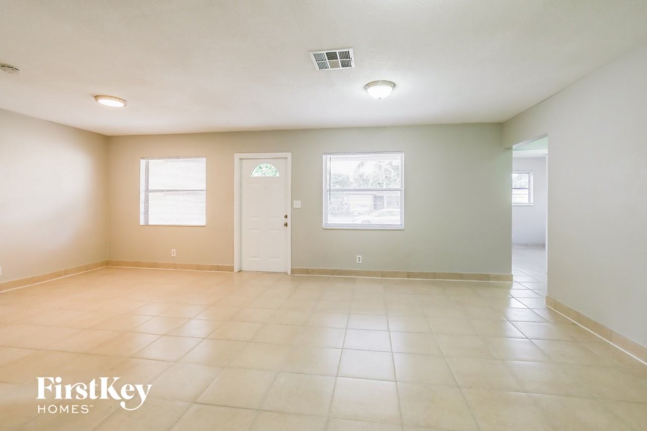 3600 Nw 40th Ct - Photo 3 of 16