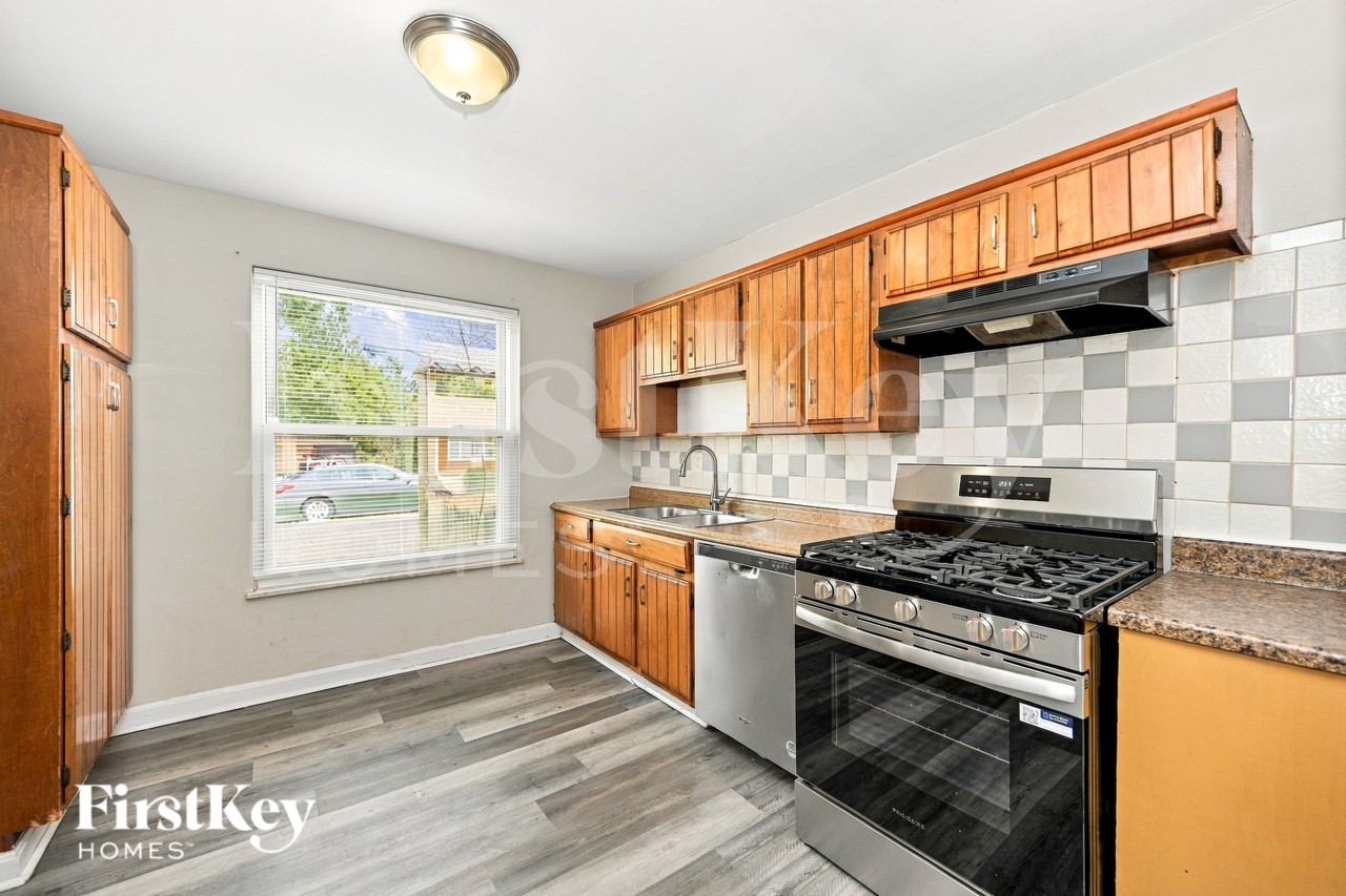 2665 Barthas Pl - Photo 5 of 16