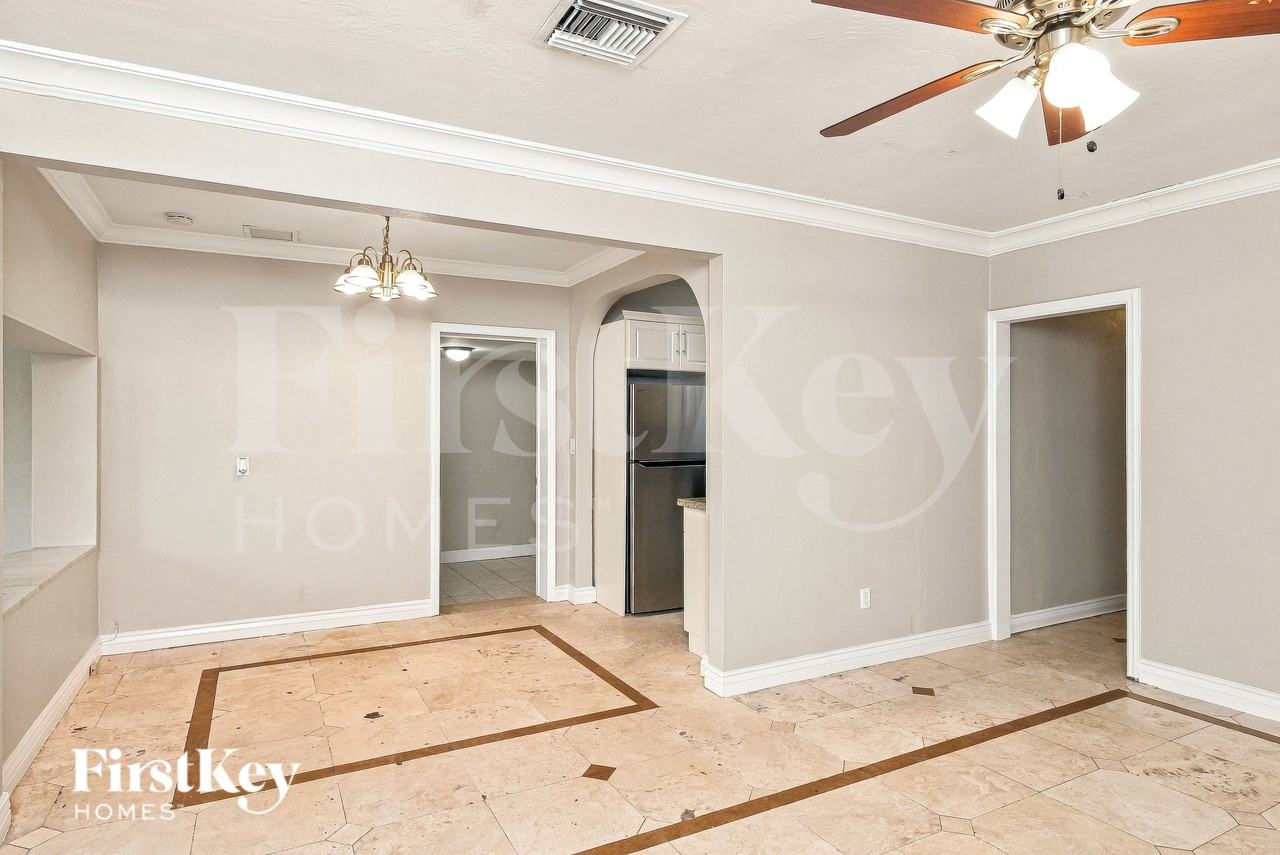 1379 Ne 178th St - Photo 2 of 17