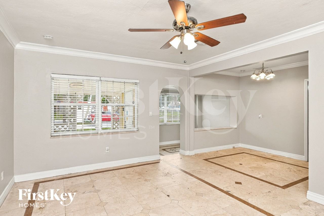 1379 Ne 178th St - Photo 4 of 17